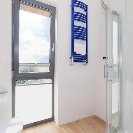 Holiday House Zefir By Renters Prestige *