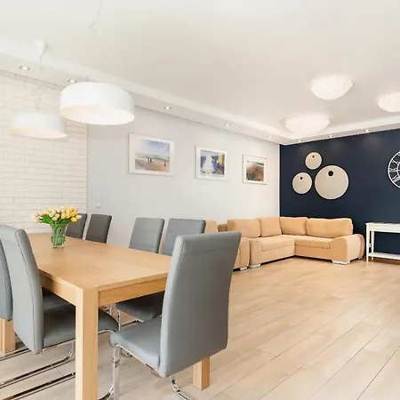 Holiday House Zefir By Renters Prestige