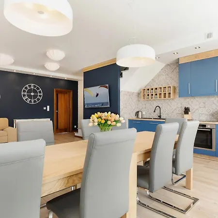 Holiday House Zefir By Renters Prestige *